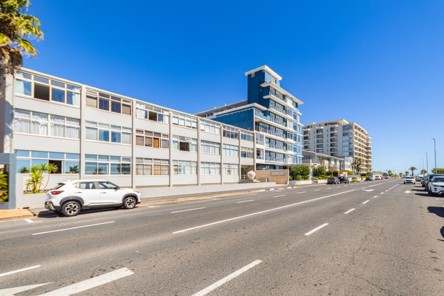 To Let 0 Bedroom Property for Rent in Green Point Western Cape